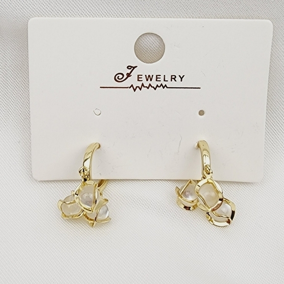 Elegant Bell Orchid Cat's Eye Stone Fashion Earrings - Picture 4 of 7